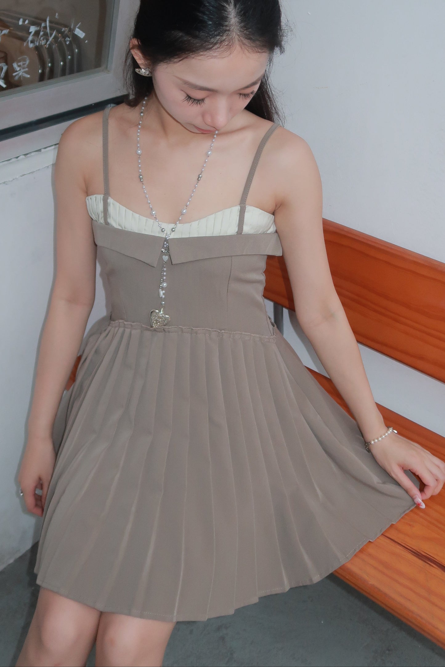 Designed Pleated Cami Dress 百褶设计吊带连衣裙