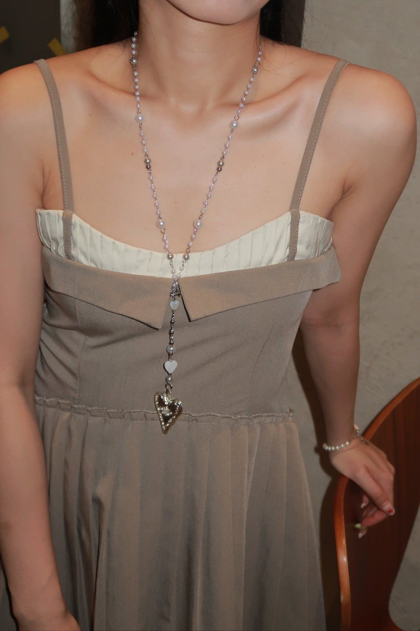 Designed Pleated Cami Dress 百褶设计吊带连衣裙